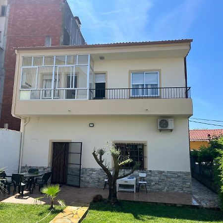 فيلا مونفورتي دي ليموسفي Casa Casares المظهر الخارجي الصورة