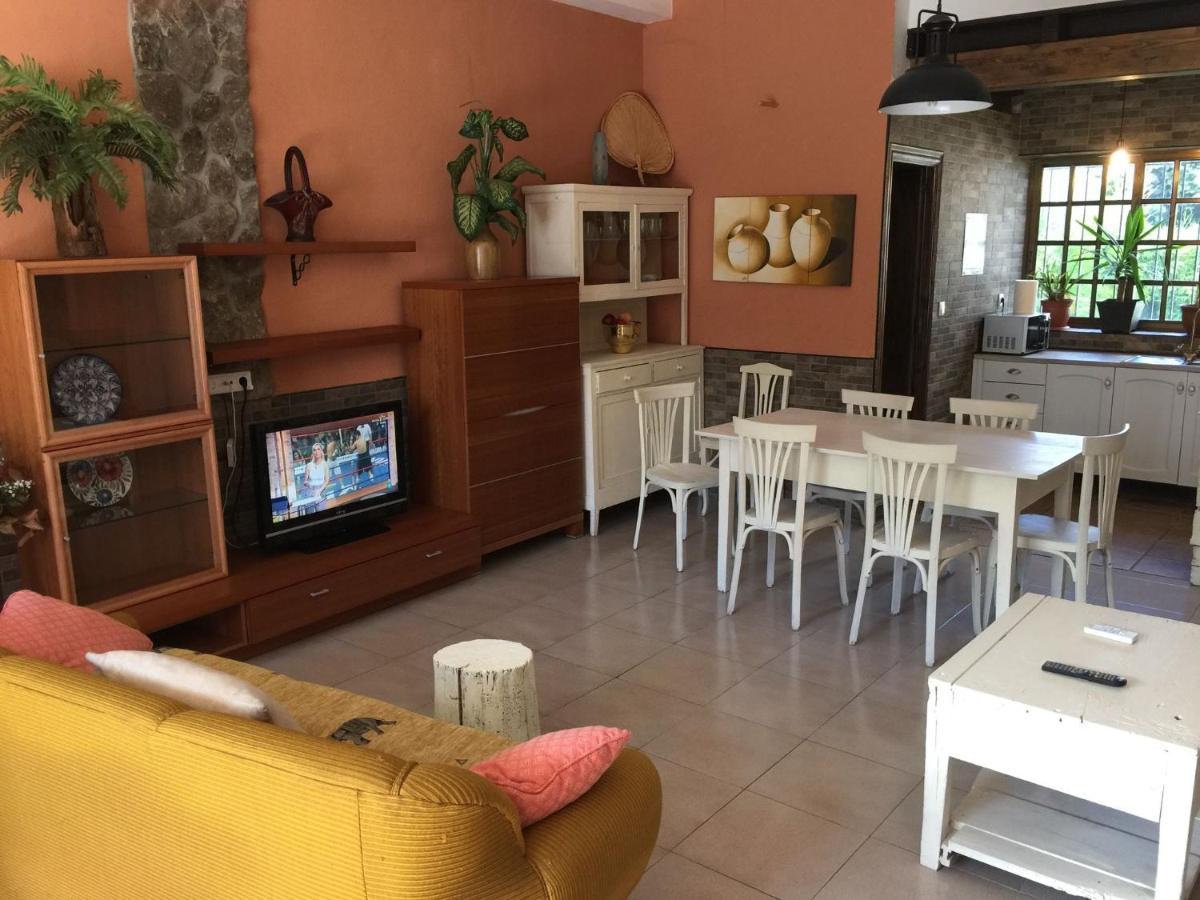 فيلا مونفورتي دي ليموسفي Casa Casares المظهر الخارجي الصورة