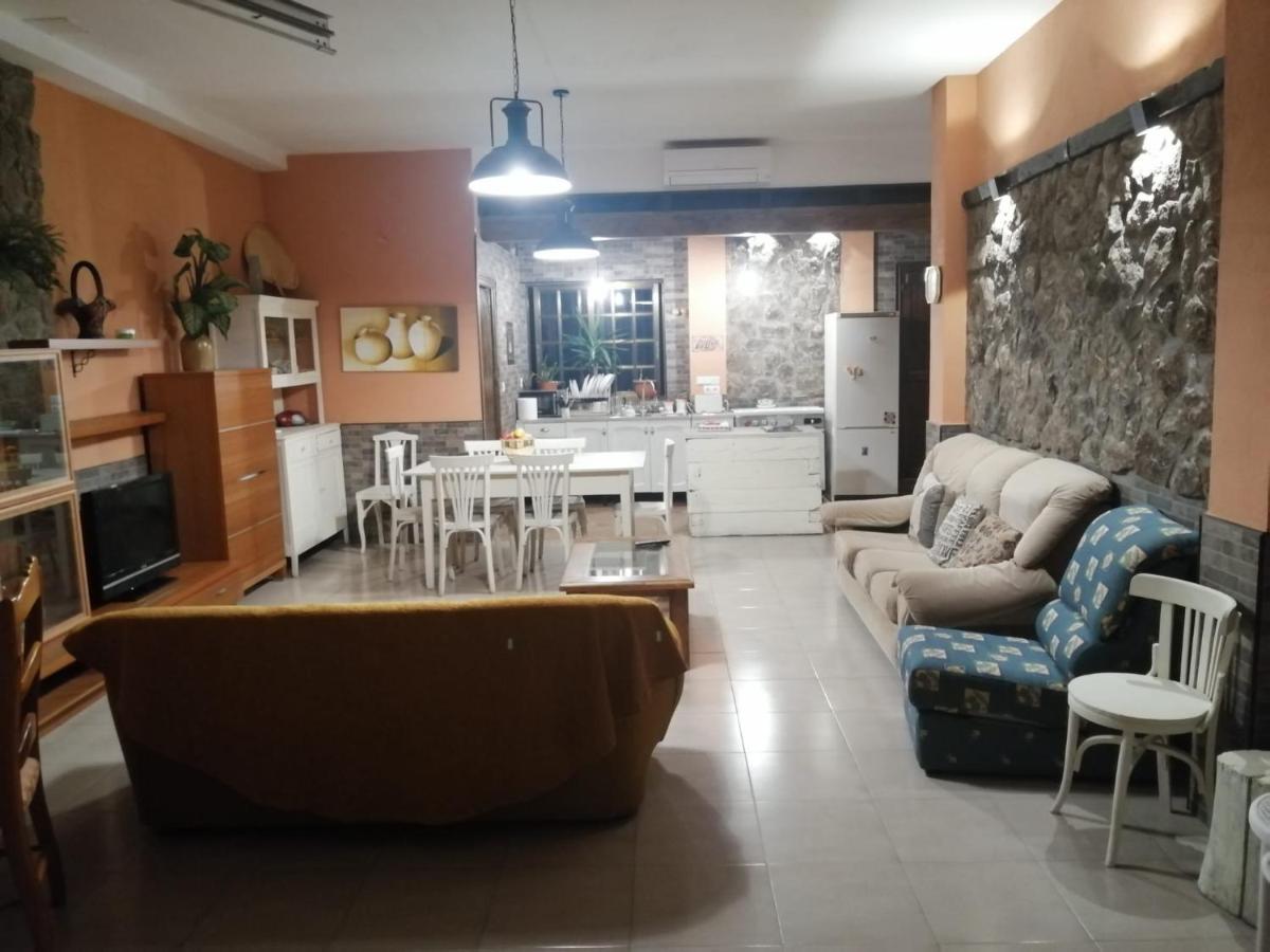 فيلا مونفورتي دي ليموسفي Casa Casares المظهر الخارجي الصورة